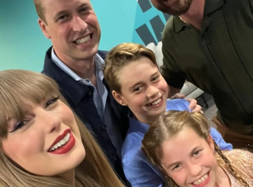 Taylor Swift bëri një selfie me Princin e Uellsit dhe fëmijët e tij George dhe Charlotte